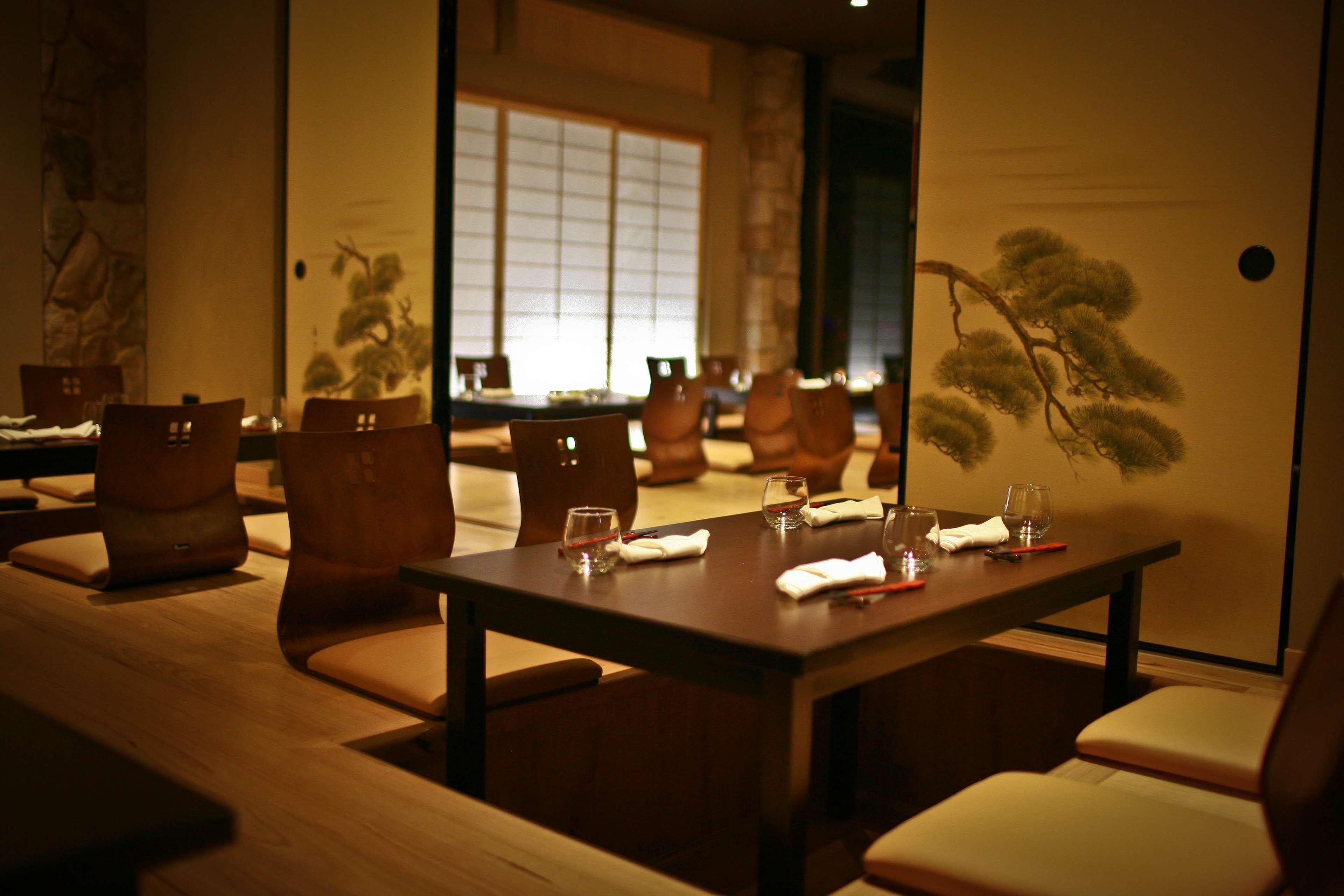 Stamford Plaza Adelaide Otel Dış mekan fotoğraf A restaurant in Kyoto