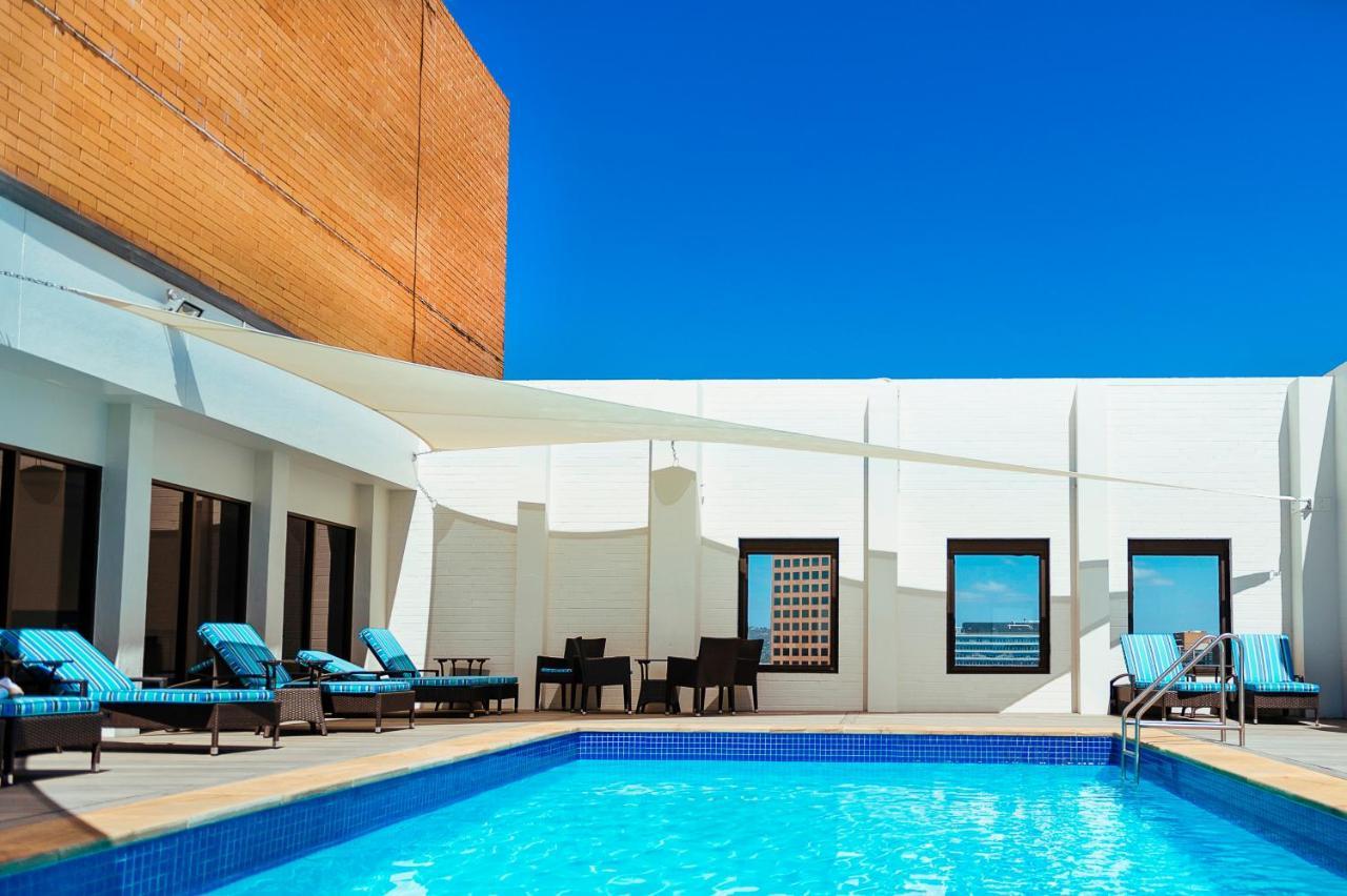 Stamford Plaza Adelaide Otel Dış mekan fotoğraf The pool at the W Doha