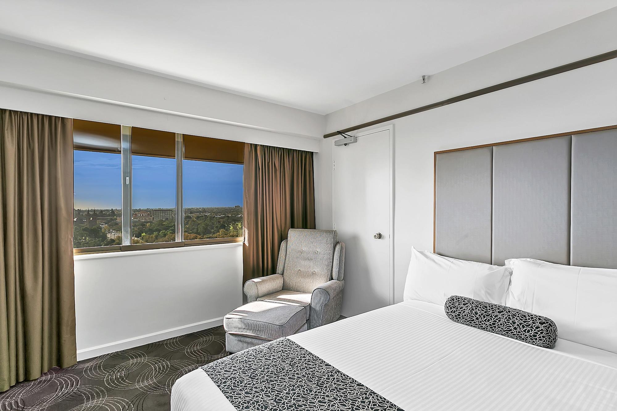 Stamford Plaza Adelaide Otel Dış mekan fotoğraf A room at the hotel