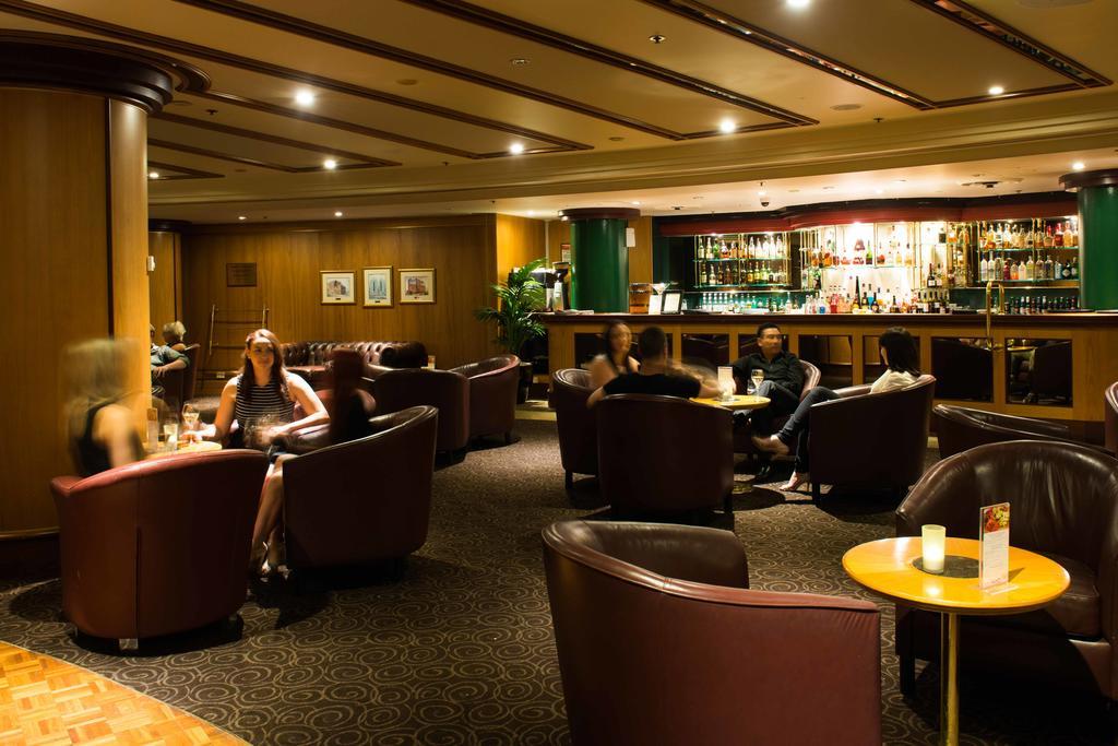 Stamford Plaza Adelaide Otel Dış mekan fotoğraf The bar at the hotel